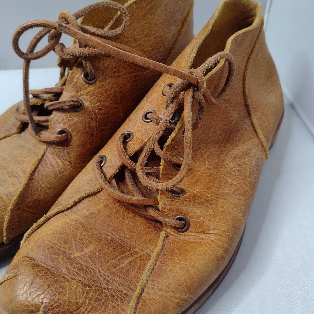 Shoes - Picture 3 of 8
